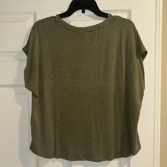 NWT Adrianna Papell Floral Embroidered Short Sleeve shirt - Picture 3 of 6